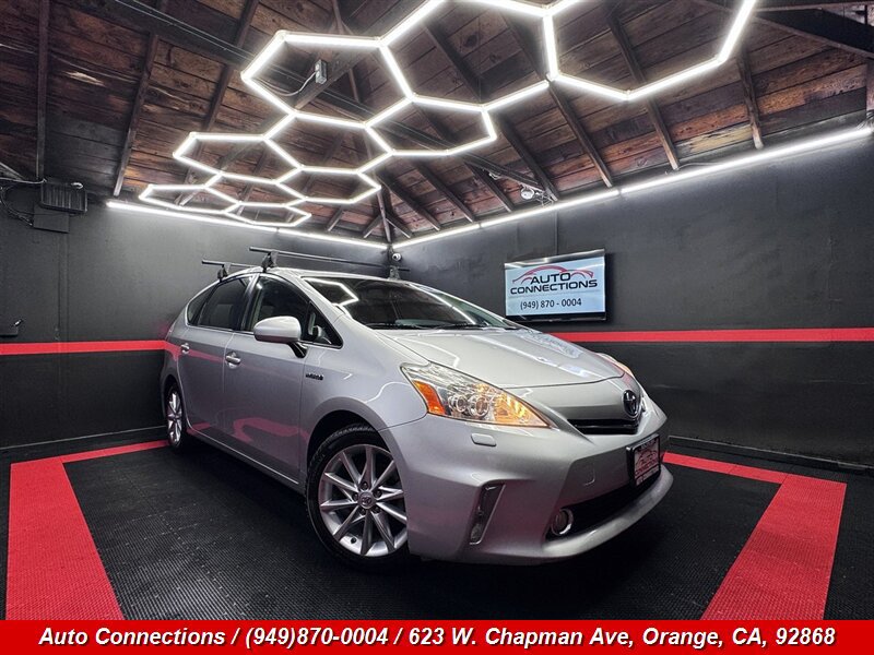 Used 2014 Toyota Prius V Five FWD image 1