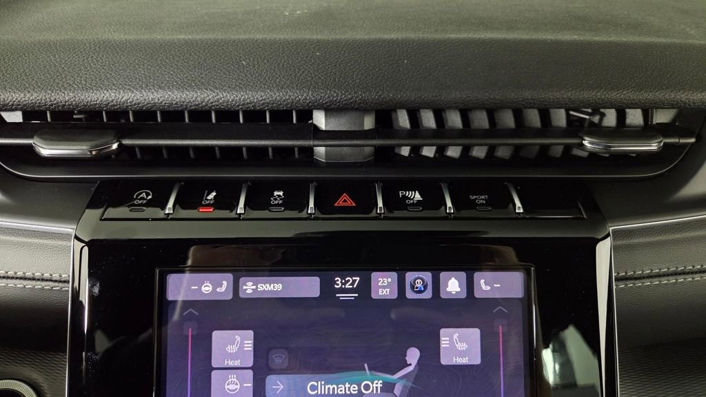 New 2025 Jeep Grand Cherokee Altitude image 25