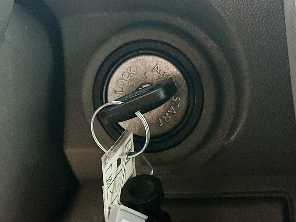 Used 2019 Nissan Frontier SV image 27