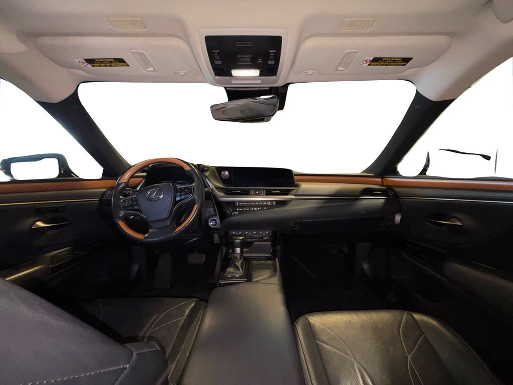 Used 2020 Lexus ES 300h w/ Luxury Package FWD image 19