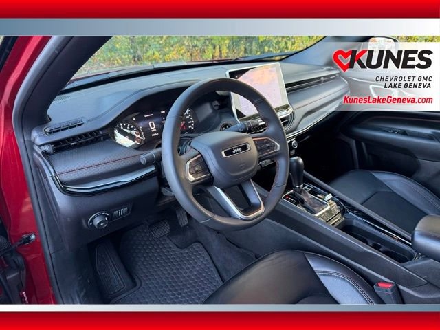 Used 2025 Jeep Compass Trailhawk image 26