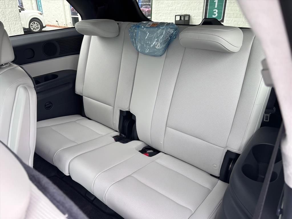 Used 2026 Hyundai Palisade Calligraphy AWD/4WD image 12
