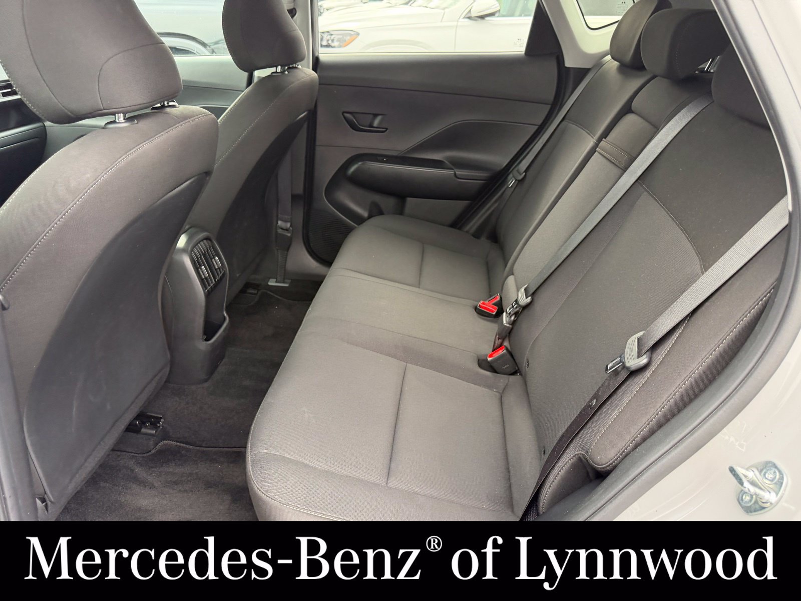 Used 2024 Hyundai Kona SEL AWD/4WD image 16