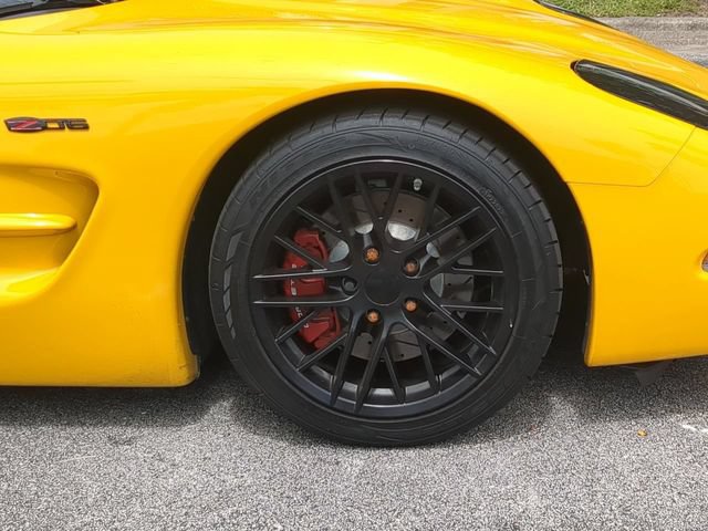Used 2001 Chevrolet Corvette Z06 w/ Memory Pkg RWD image 11