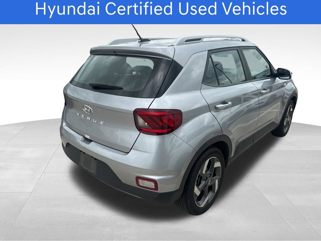 Certified 2025 Hyundai Venue SEL image 3