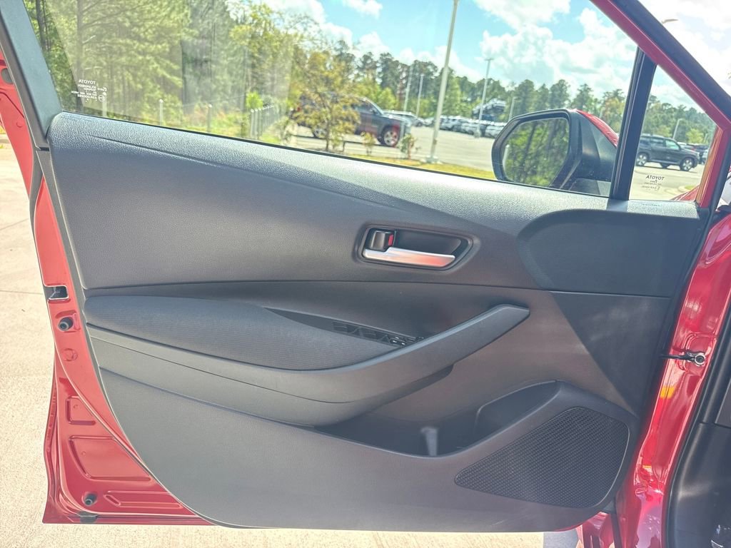 Used 2021 Toyota Corolla LE image 14