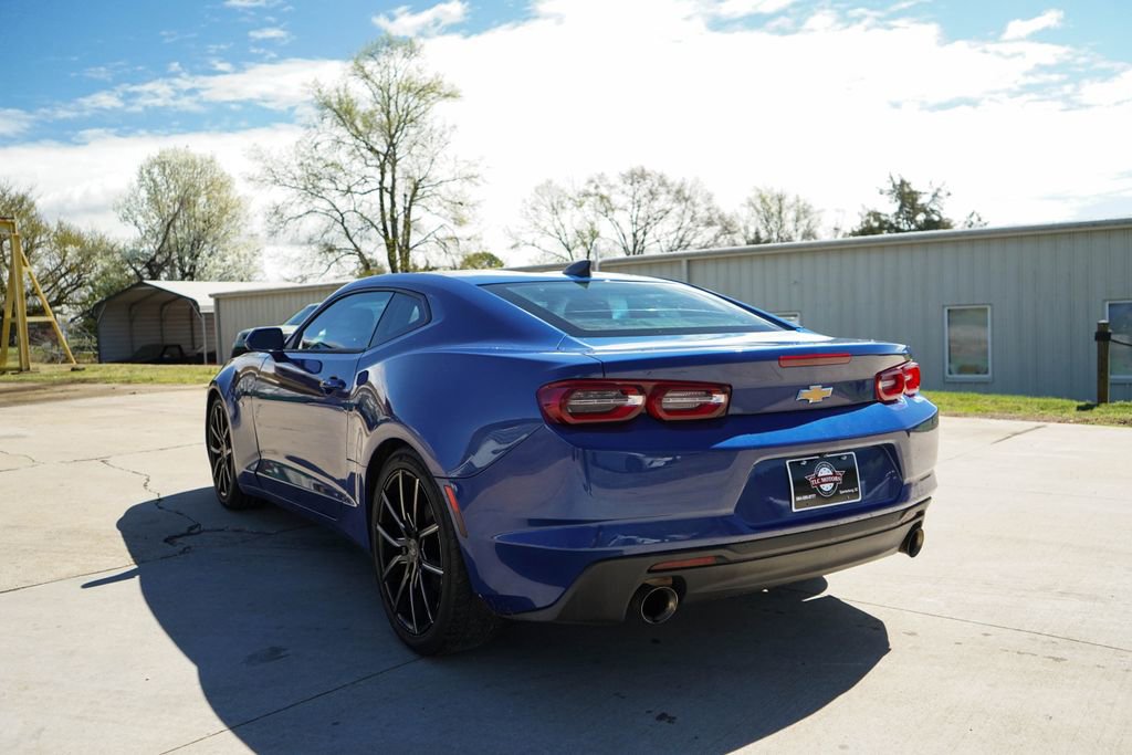 Used 2019 Chevrolet Camaro LT image 4