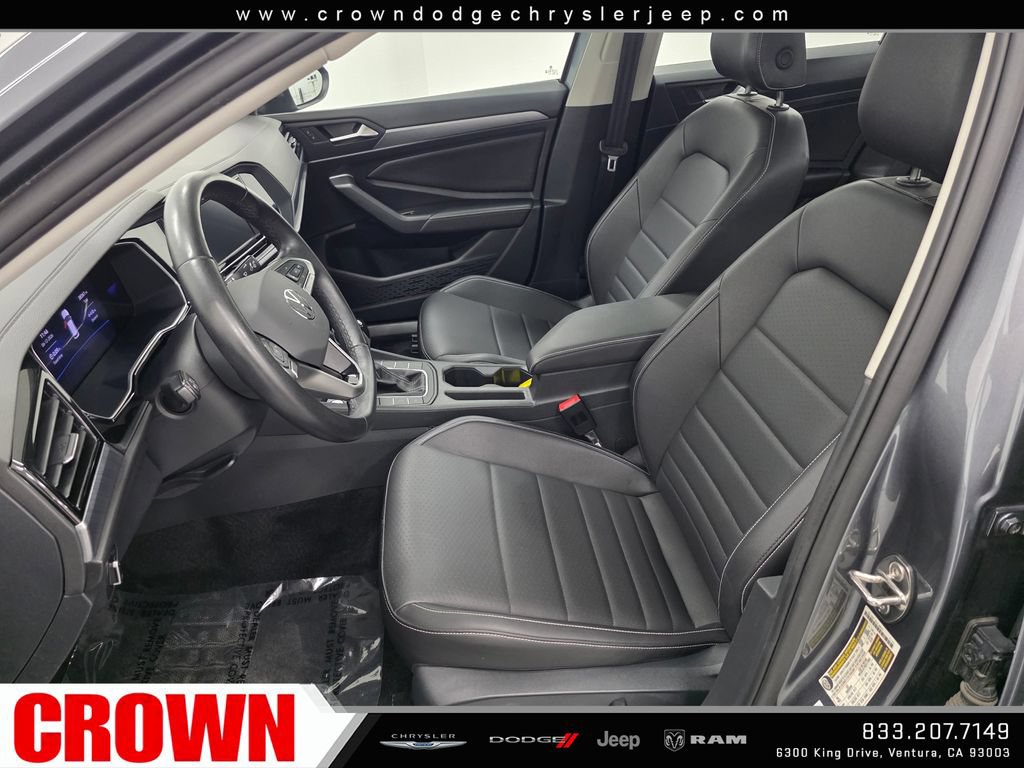 Used 2024 Volkswagen Jetta SE FWD image 22