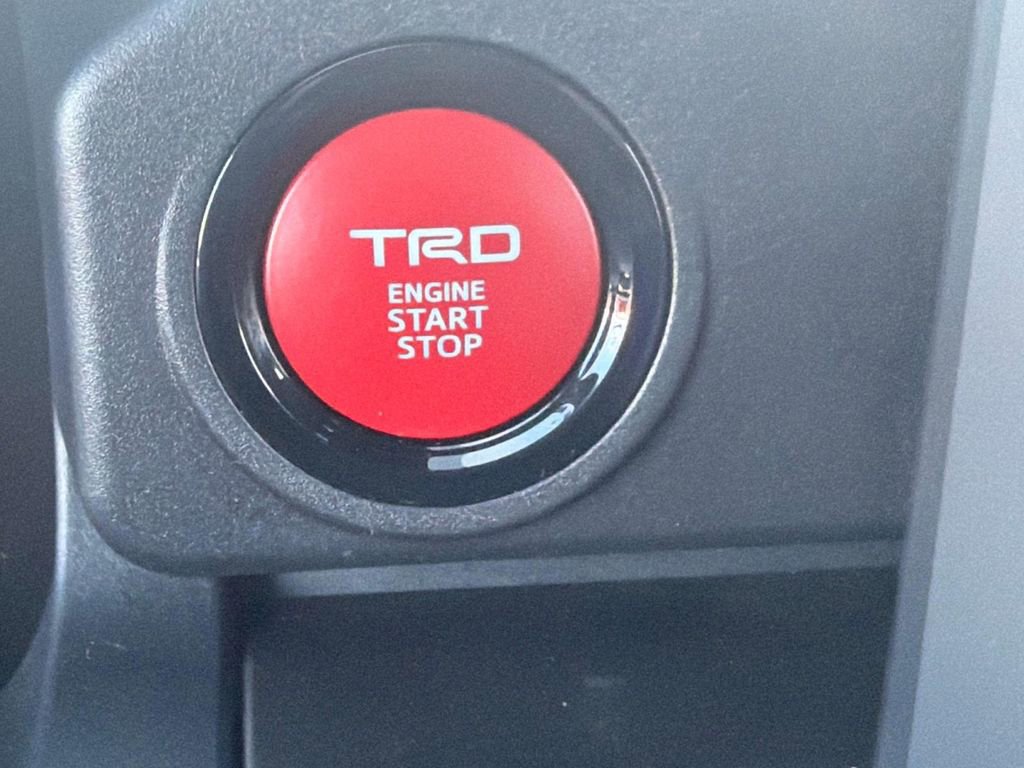 Certified 2025 Toyota 4Runner TRD Off-Road image 22