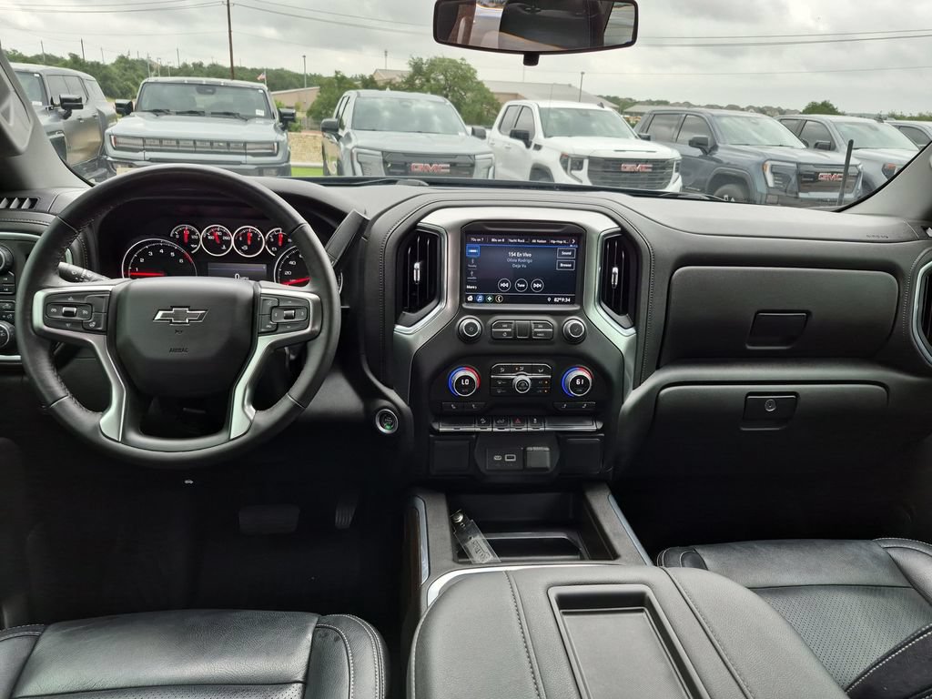 Used 2022 Chevrolet Silverado 1500 LT Trail Boss AWD/4WD image 32