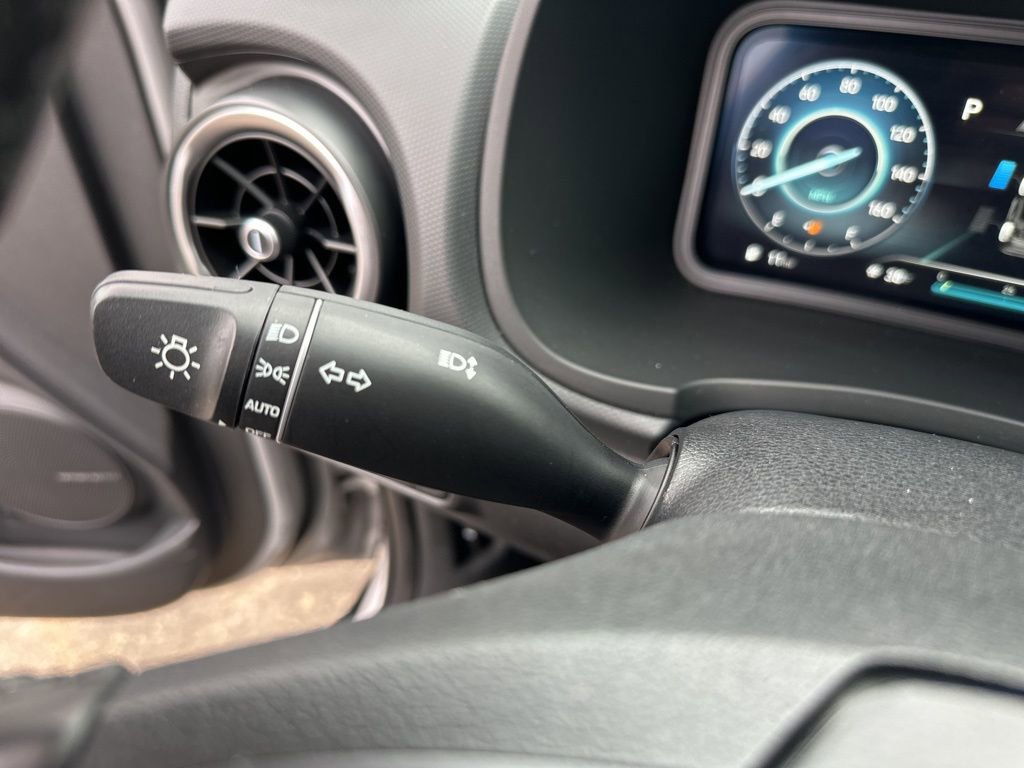 Used 2023 Hyundai Kona Limited image 13