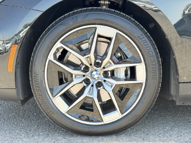 Certified 2026 BMW i5 eDrive40 w/ Premium Package RWD image 11