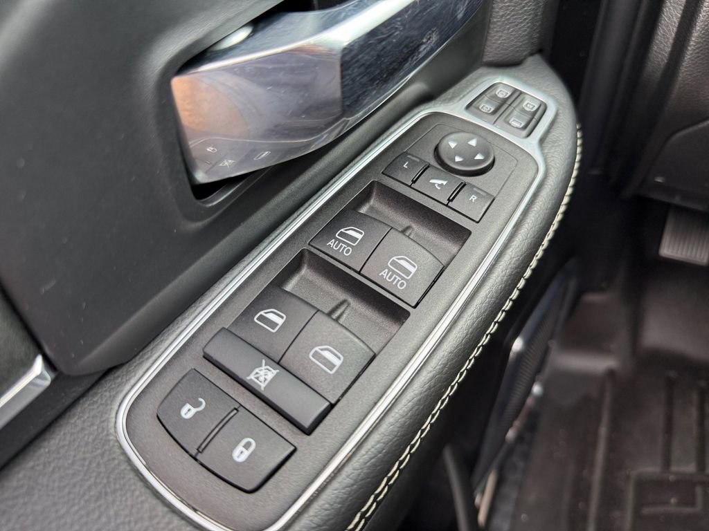 Used 2024 RAM 2500 Laramie w/ Safety Group AWD/4WD image 26
