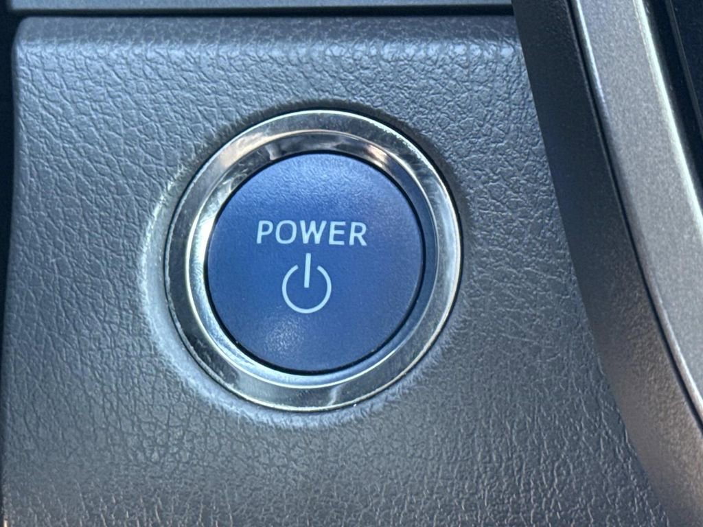 Used 2022 Toyota Camry SE w/ Cold Weather Package FWD image 8