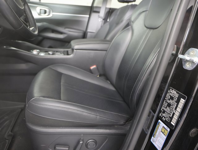 Used 2021 Kia Sorento S image 4