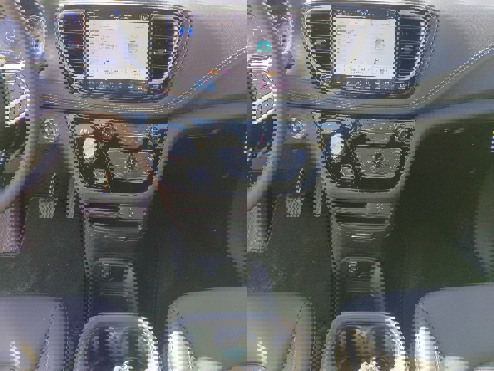 New 2026 Chrysler Pacifica Select image 12