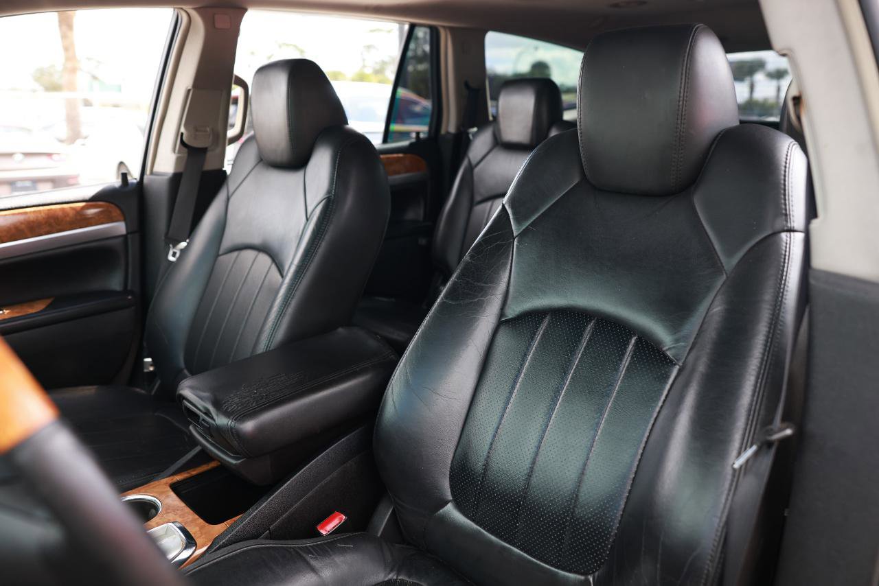Used 2010 Buick Enclave CXL w/ Trailering Provision Package image 6