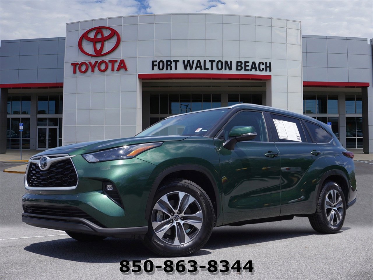 Used 2024 Toyota Highlander XLE