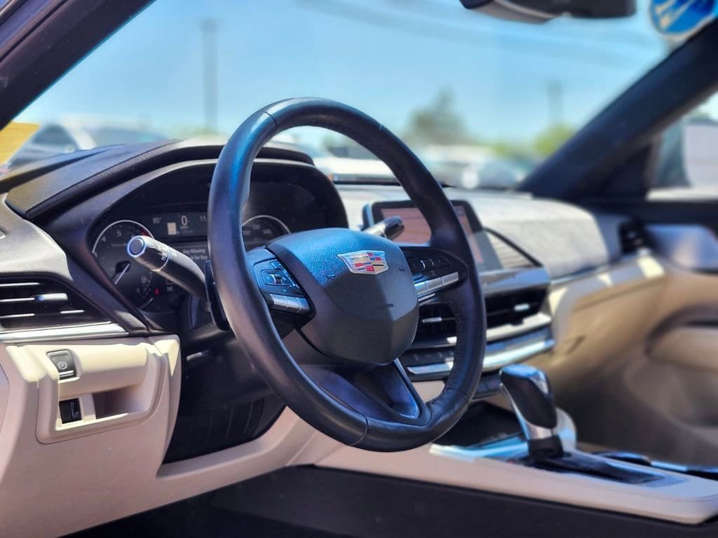 Used 2021 Cadillac CT4 Luxury w/ Sun And Sound Package RWD image 17