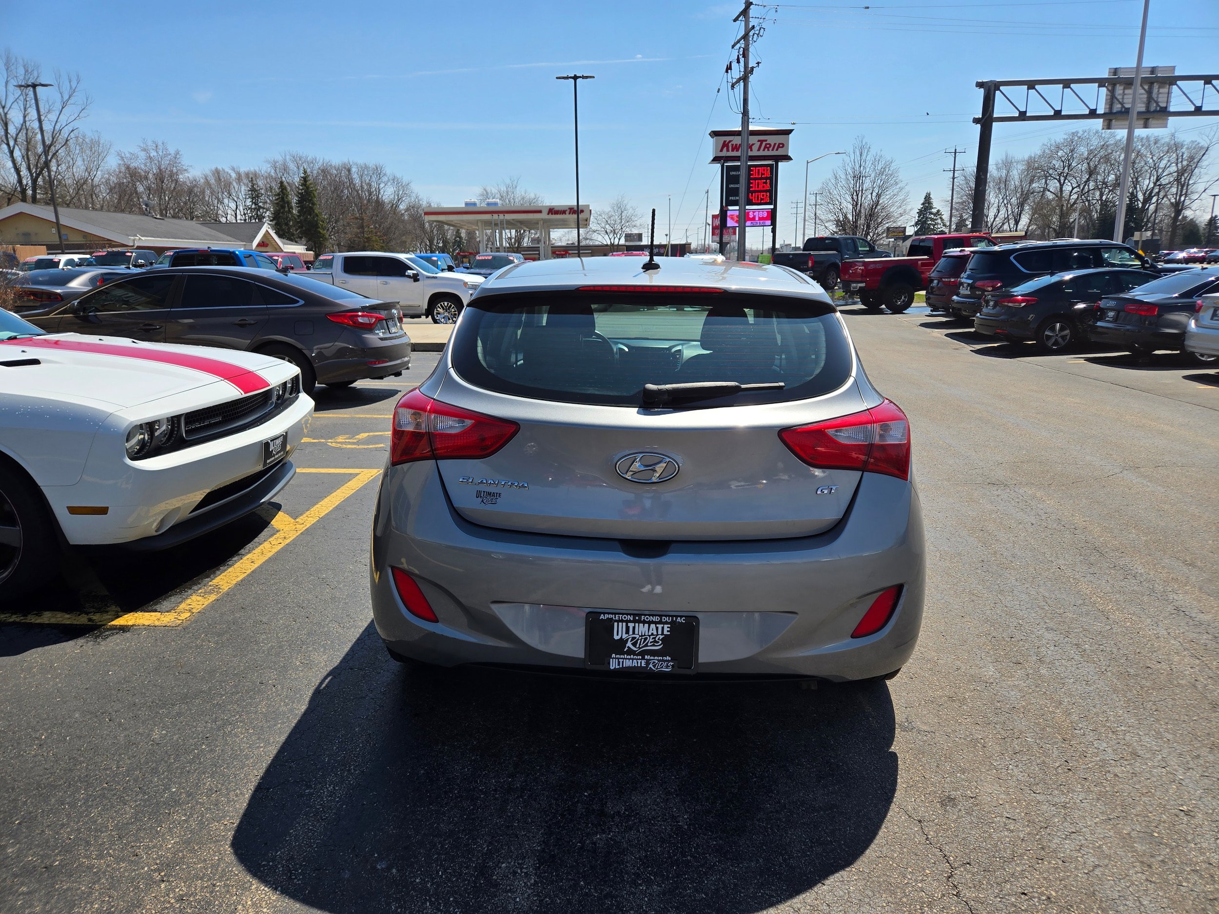 Used 2015 Hyundai Elantra GT FWD image 9
