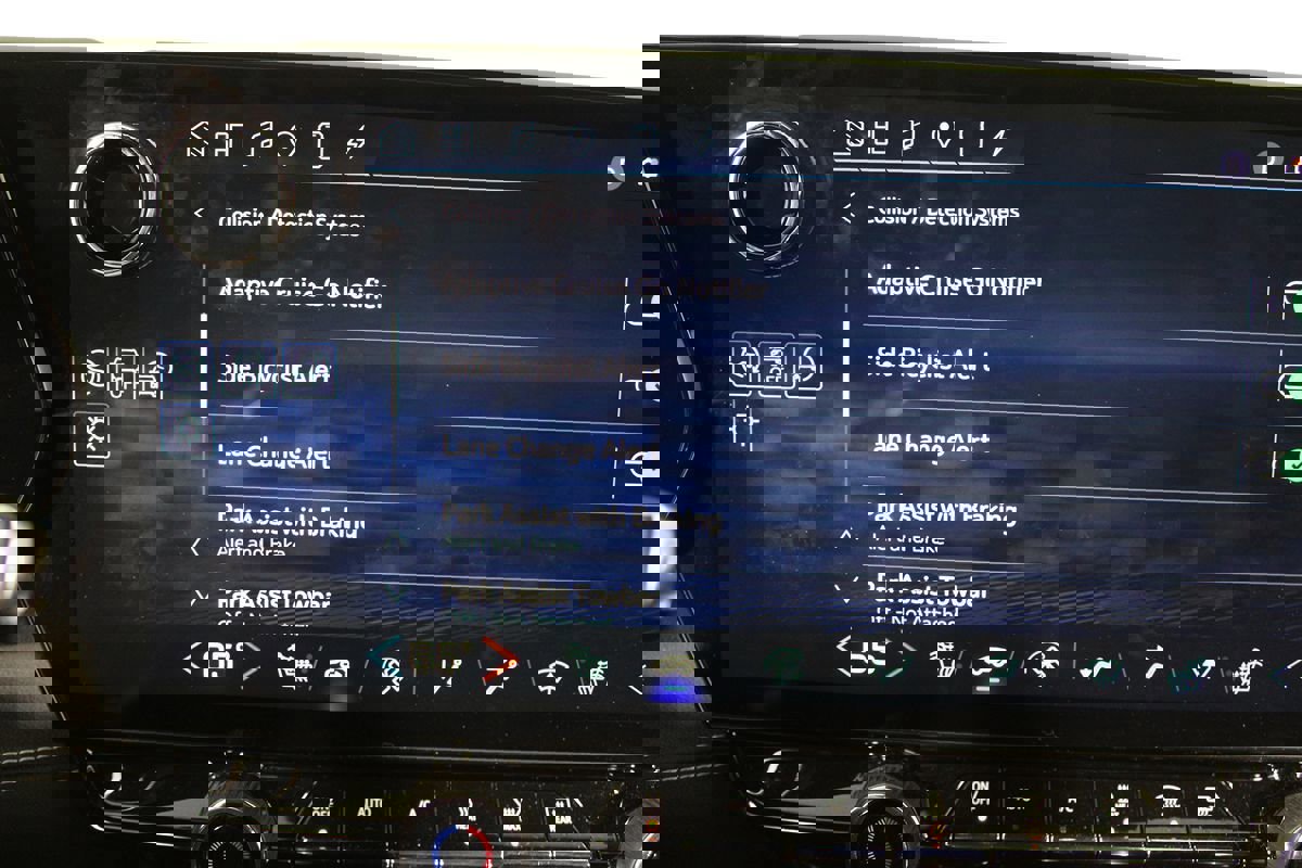 Used 2024 Chevrolet Blazer EV LT image 19