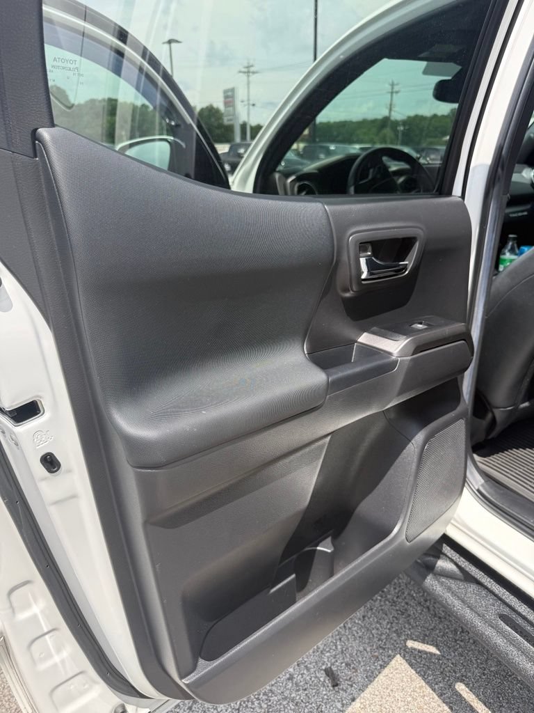 Used 2022 Toyota Tacoma TRD Sport w/ TRD Premium Sport Package AWD/4WD image 23