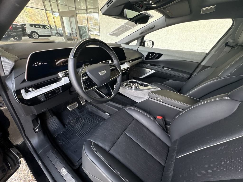 Certified 2025 Cadillac Optiq Luxury 2 w/ LPO, Floor Liner Package image 10