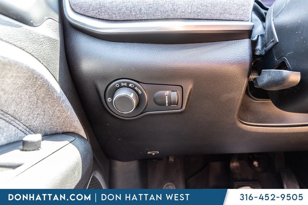 Used 2024 Jeep Compass Sport AWD/4WD image 11