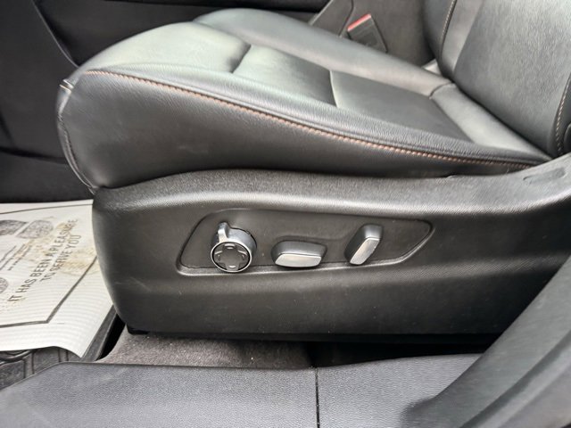 Used 2023 Cadillac XT4 Sport w/ Technology Package image 12