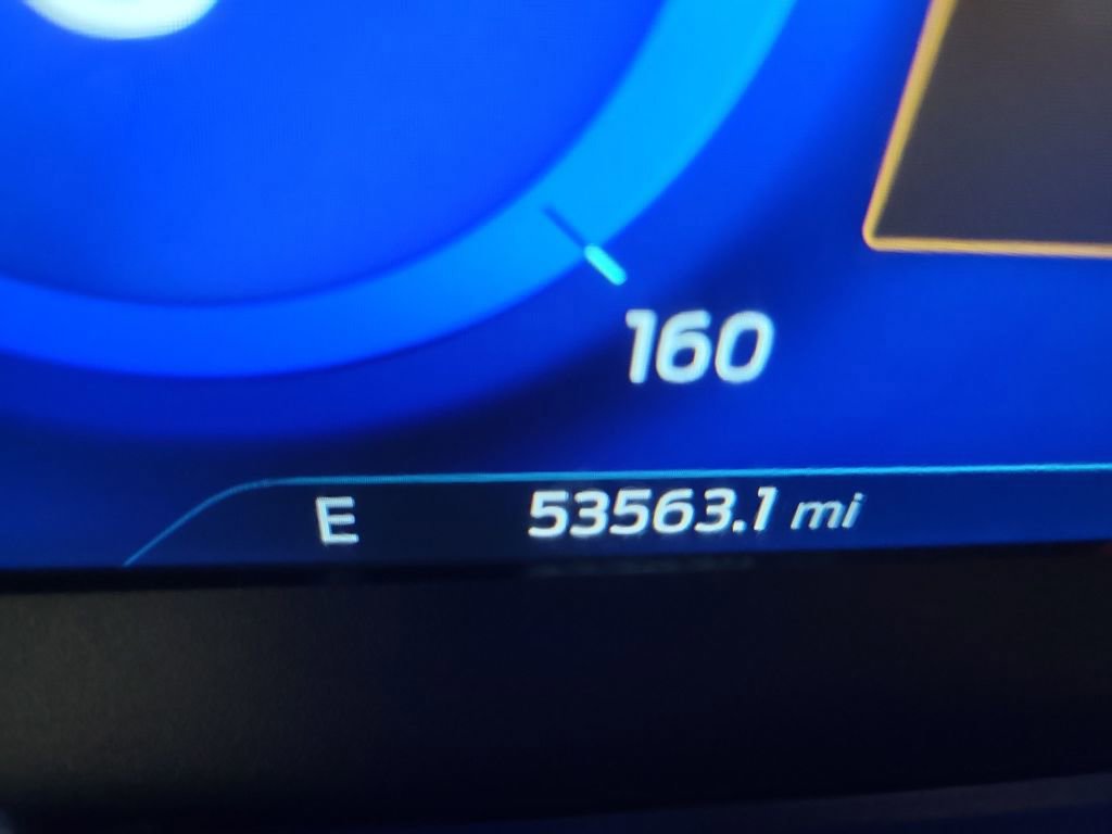 Used 2022 Ford Escape Titanium image 5