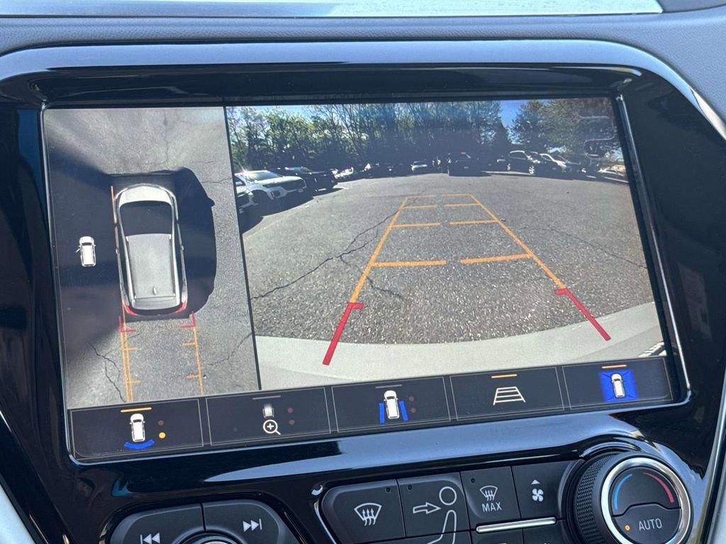Used 2020 Chevrolet Bolt Premier w/ Infotainment Package FWD image 27