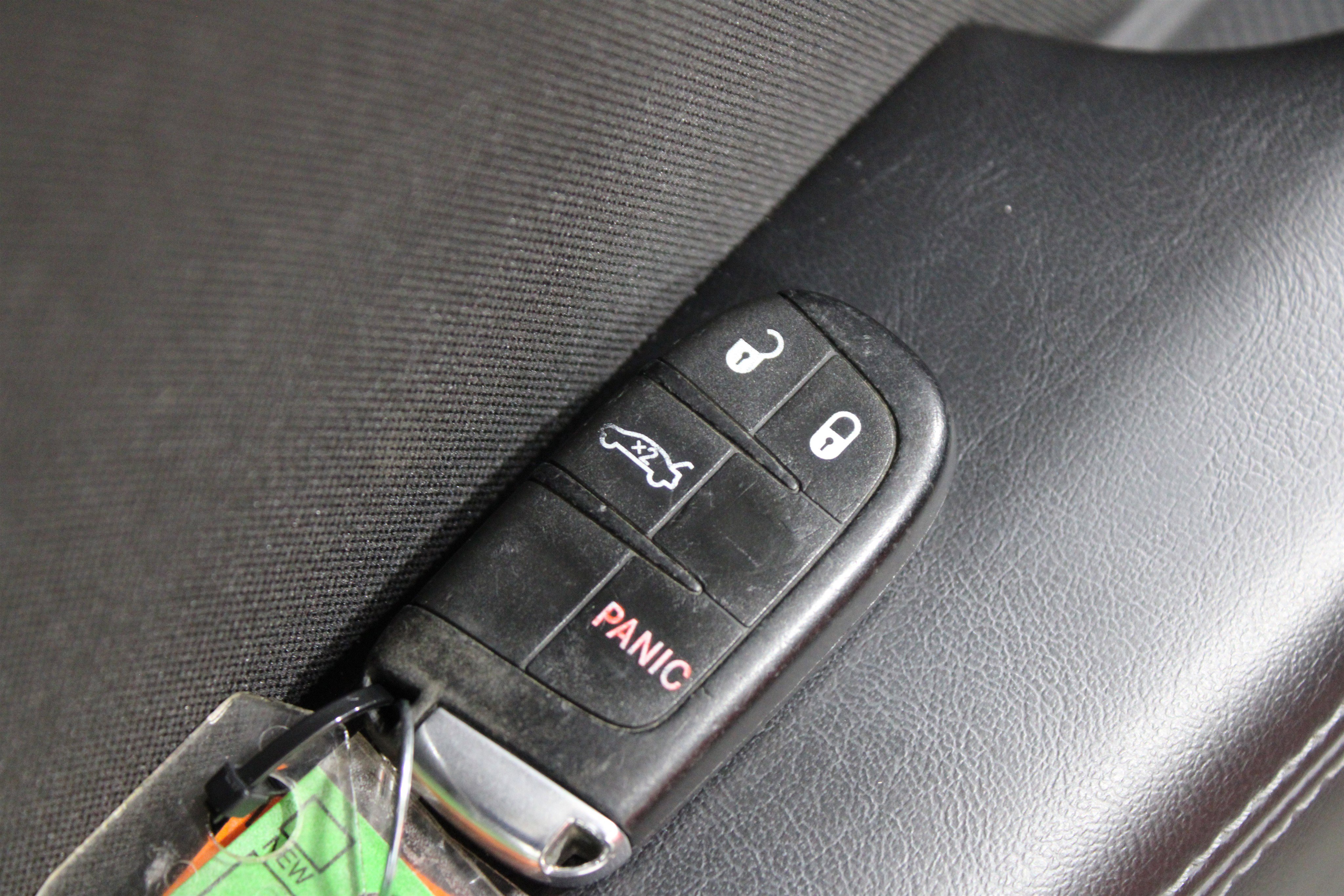 Used 2016 Dodge Challenger R/T image 18