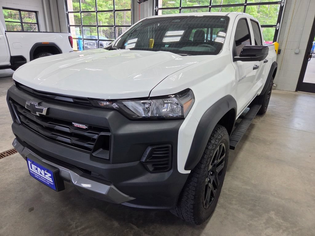 Used 2023 Chevrolet Colorado Trail Boss w/ Technology Package AWD/4WD image 5