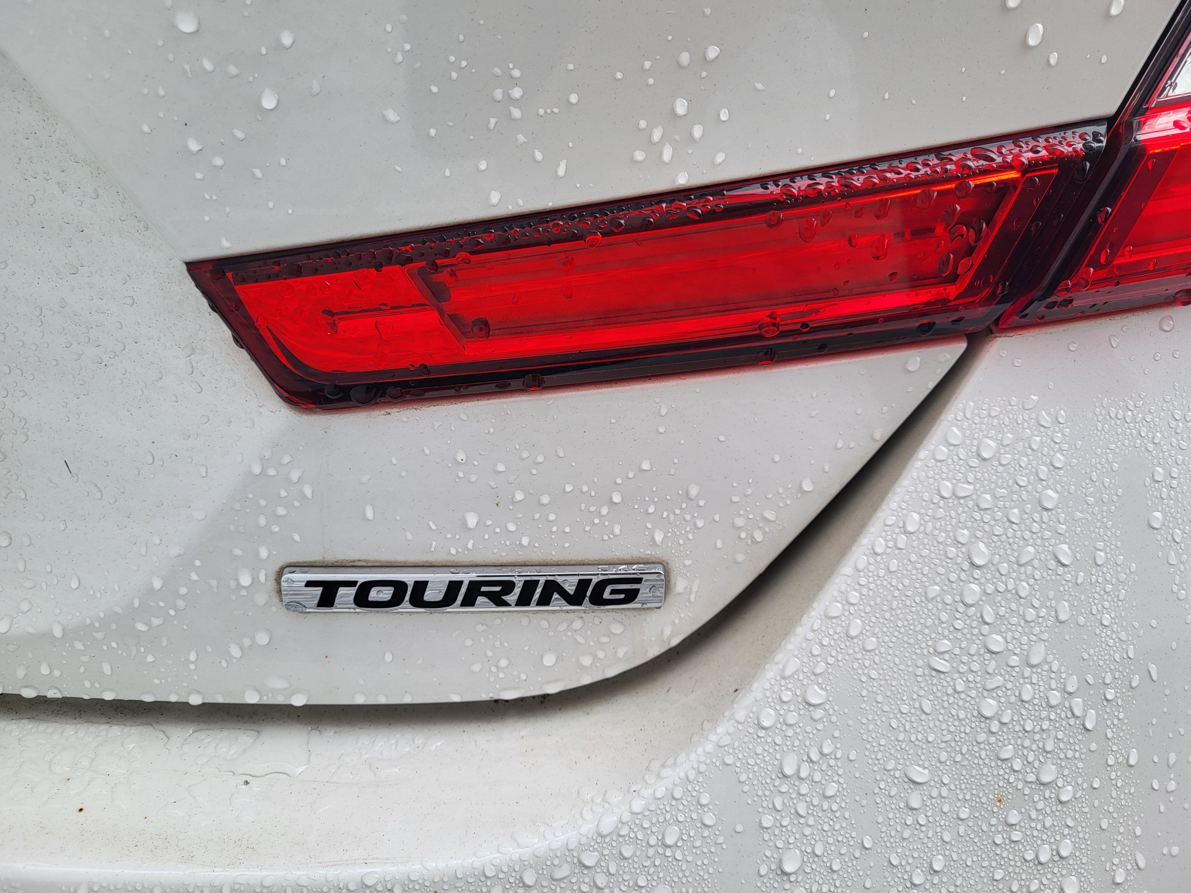 Used 2018 Honda Accord Touring image 7