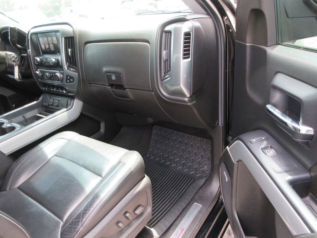 Used 2015 Chevrolet Silverado 1500 LTZ Z71 w/ LTZ Plus Package AWD/4WD image 20