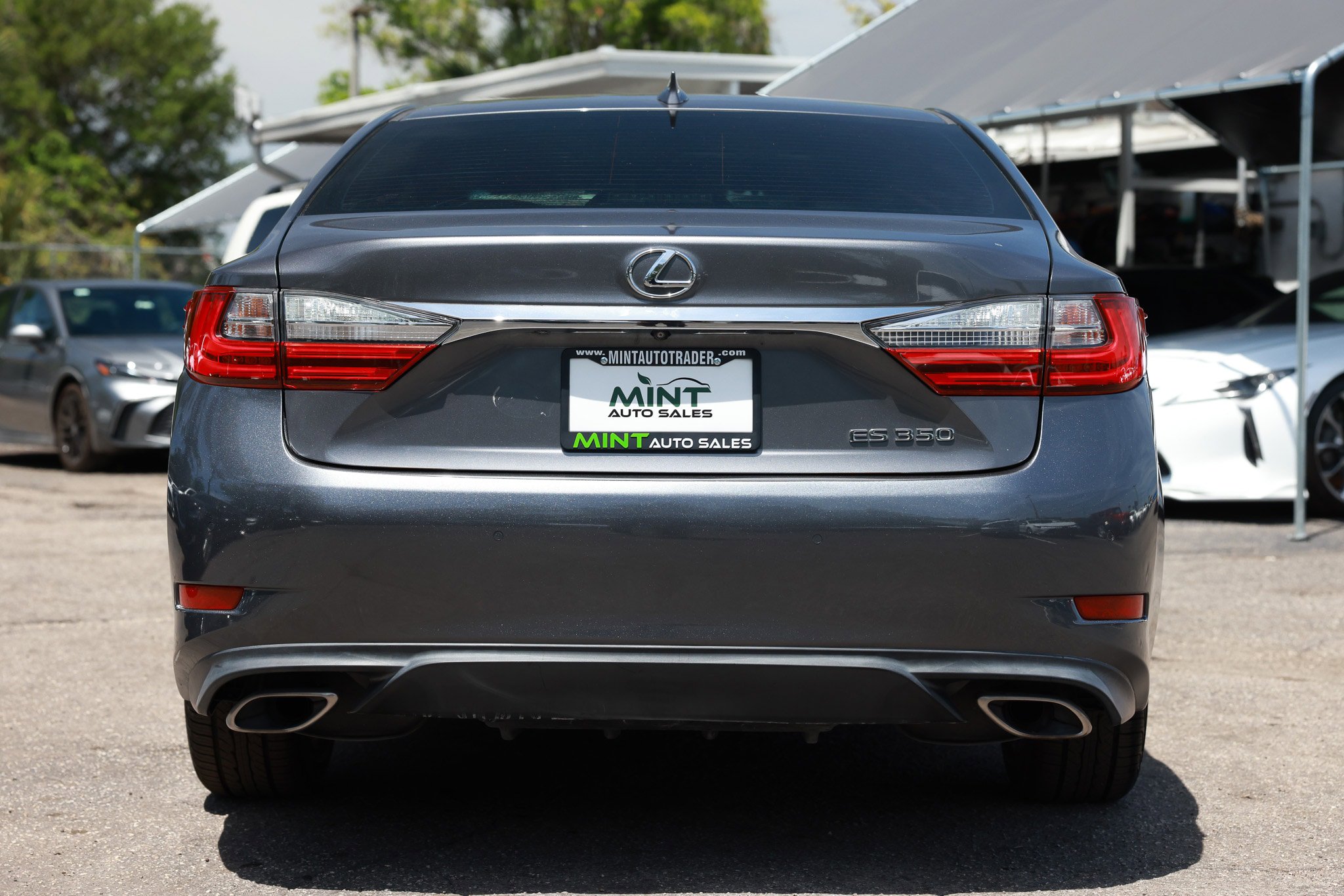 Used 2016 Lexus ES 350 w/ Luxury Package w/Wood Trim FWD image 11