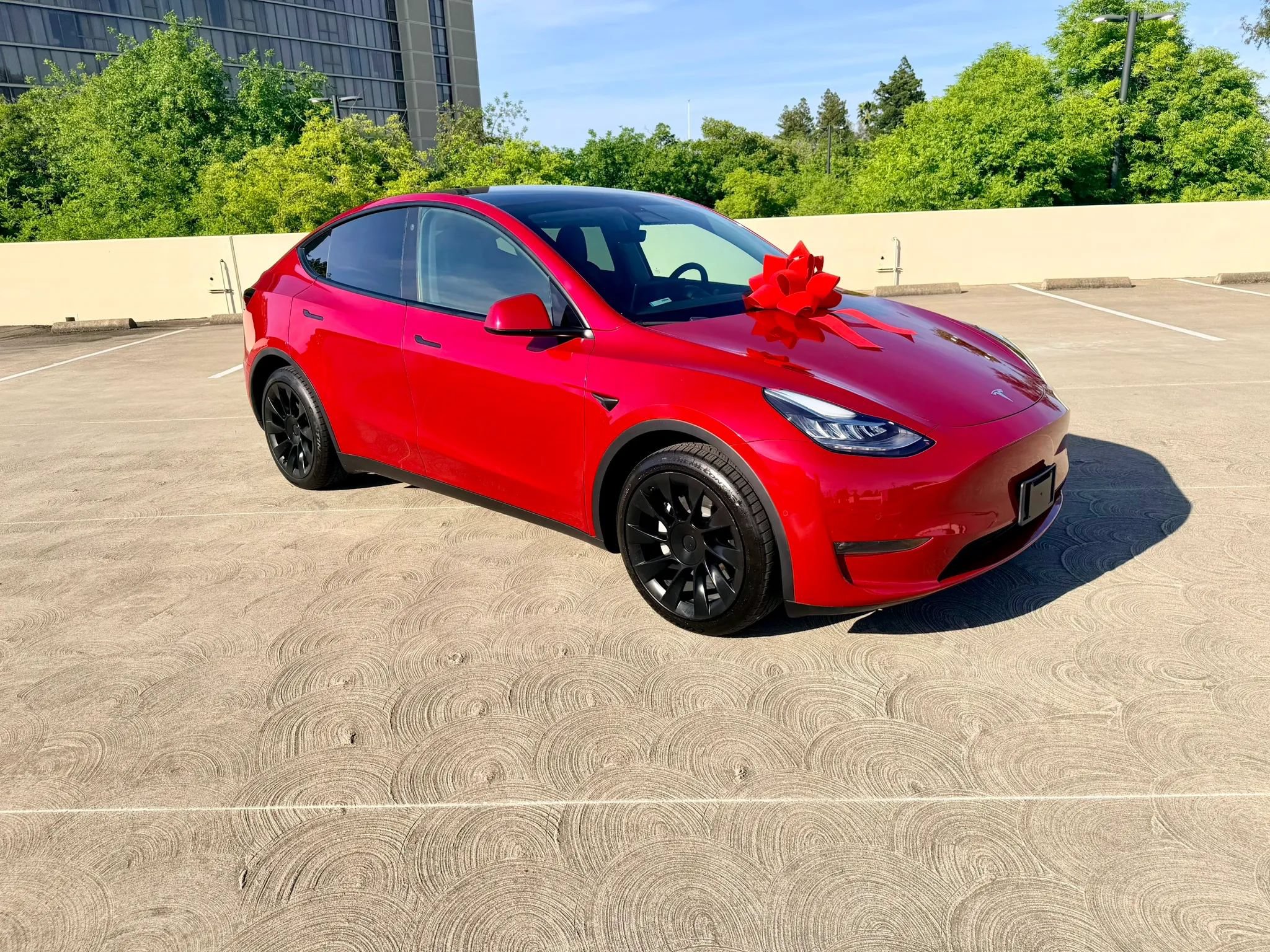 Used 2021 Tesla Model Y Long Range AWD/4WD image 2