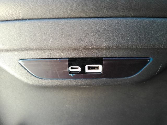Used 2024 Chrysler Pacifica Limited FWD image 33