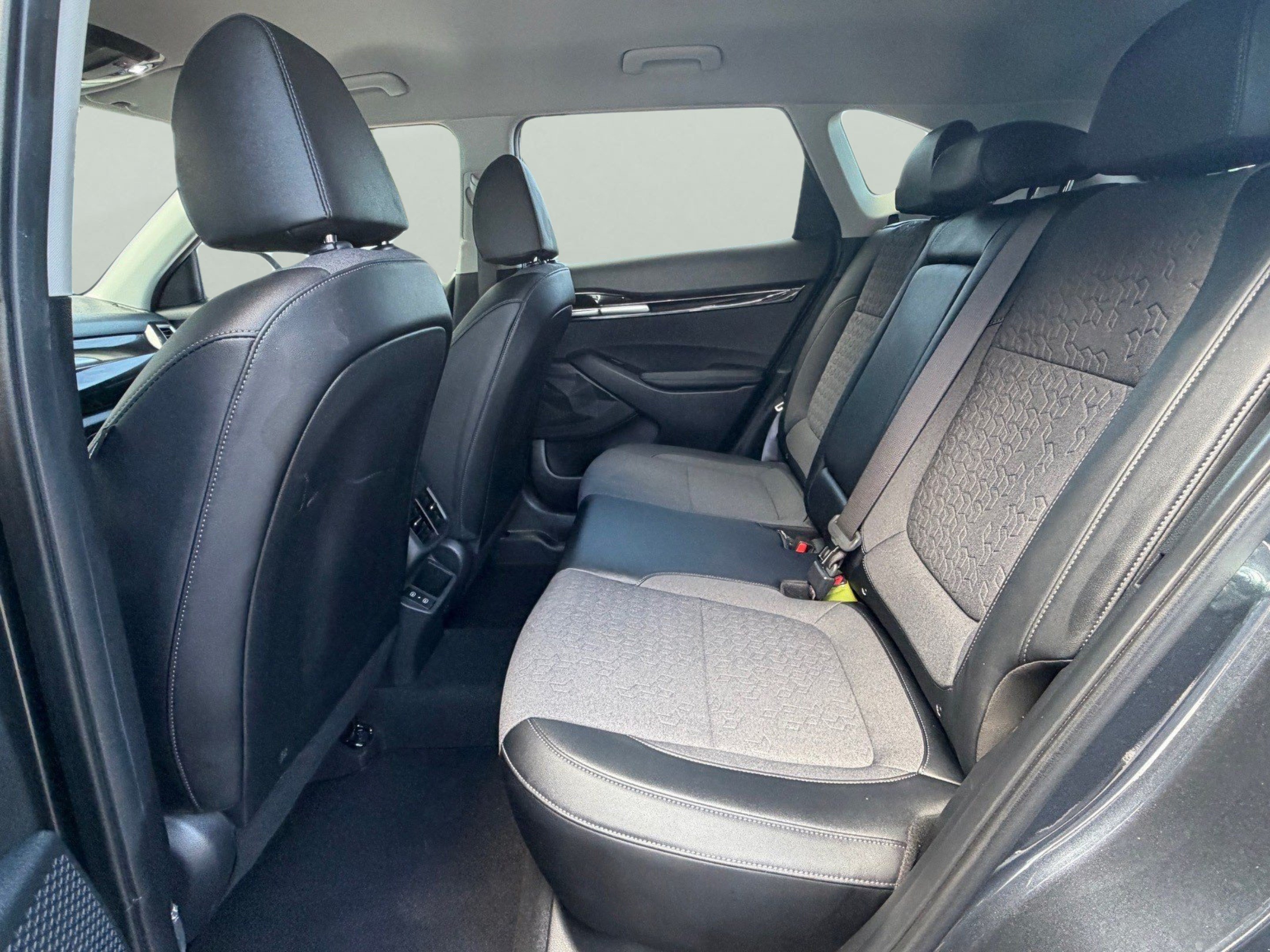 Used 2024 Kia Seltos S AWD/4WD image 19