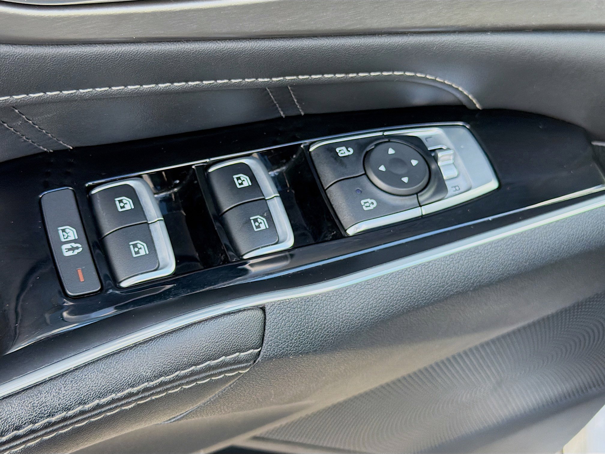 Used 2022 Kia Sorento SX image 25