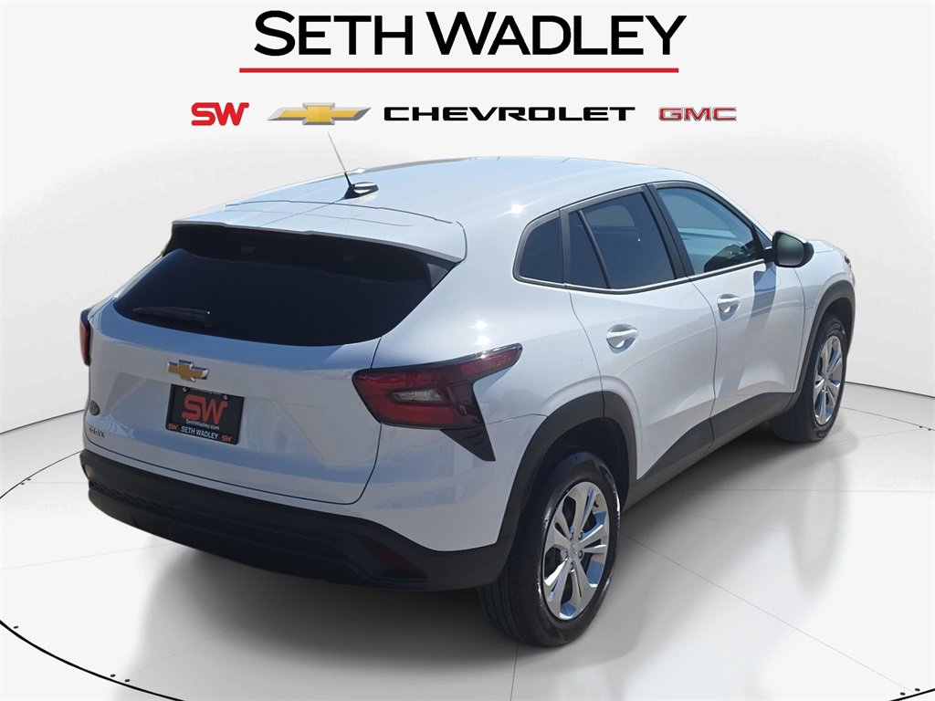 Used 2025 Chevrolet Trax LS image 6