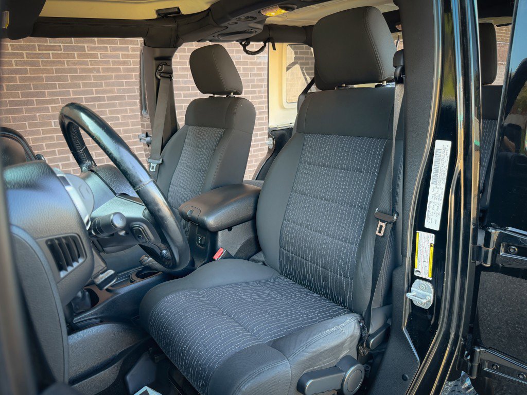 Used 2011 Jeep Wrangler Unlimited Sahara w/ Dual Top Group image 12