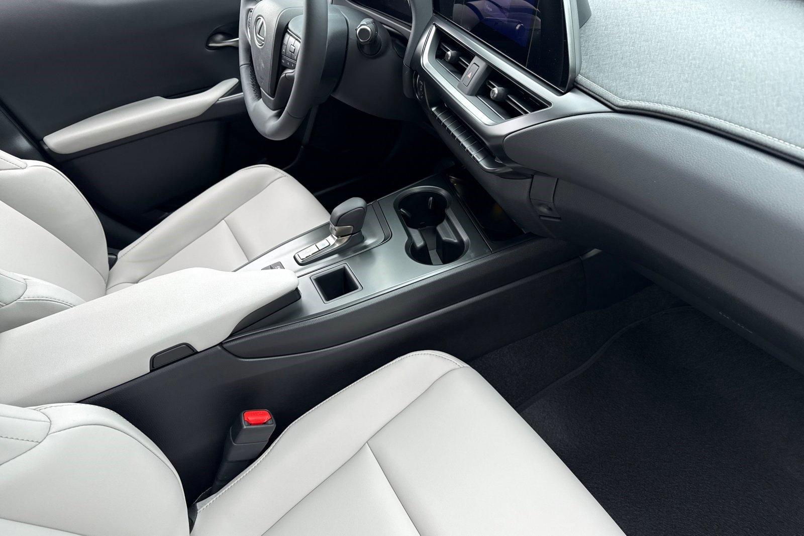 New 2026 Lexus UX 300h FWD image 24