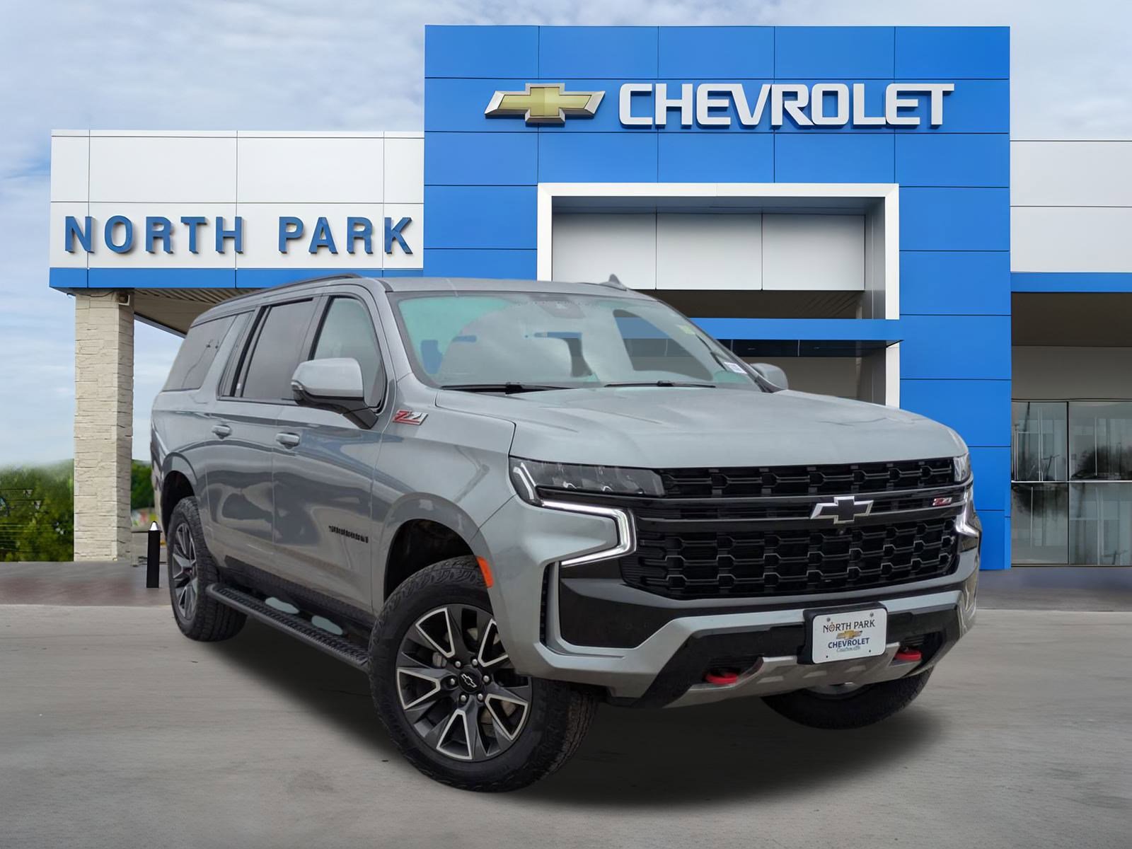 Certified 2024 Chevrolet Suburban Z71 w/ Luxury Package image 1