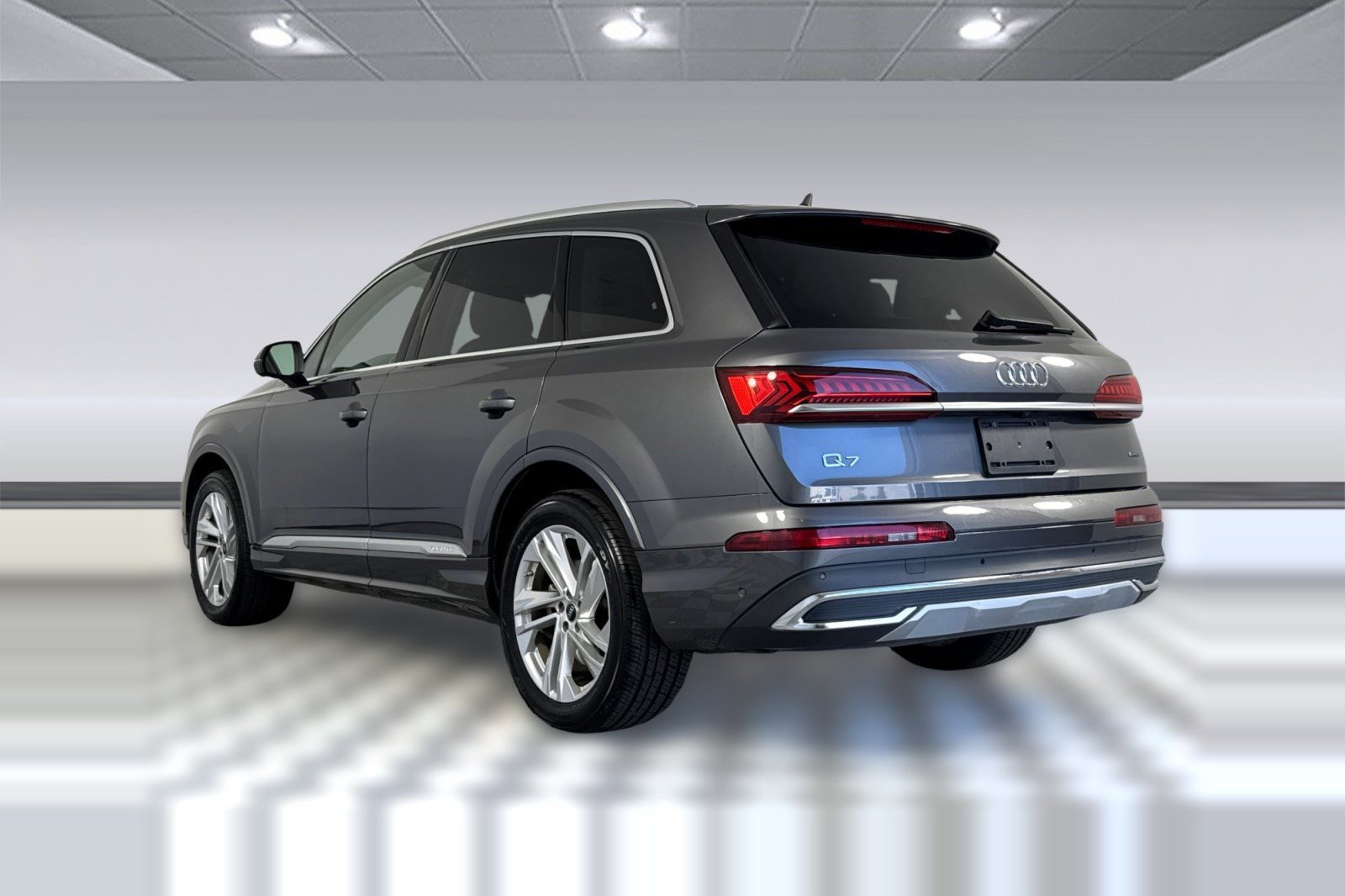 Used 2024 Audi Q7 3.0T Premium Plus AWD/4WD image 3