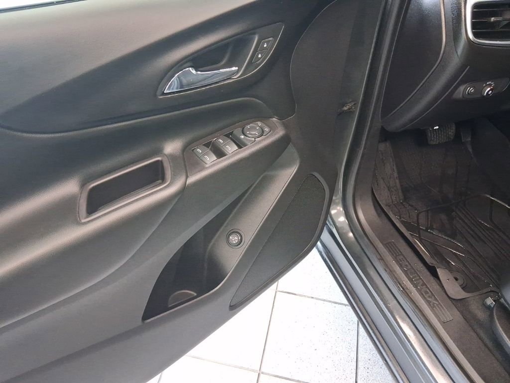 Used 2018 Chevrolet Equinox LT image 8