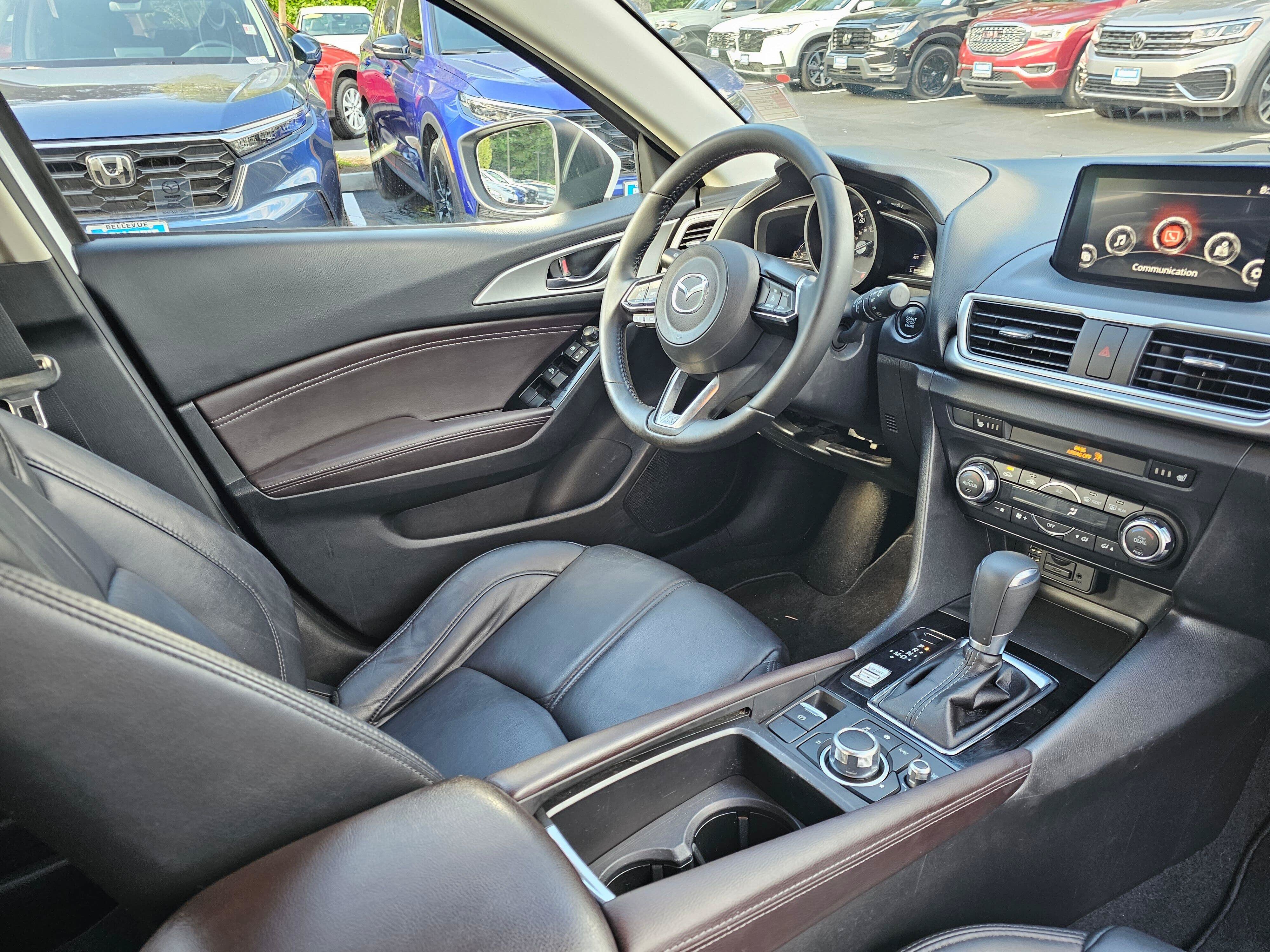 Used 2017 MAZDA MAZDA3 Touring FWD image 10