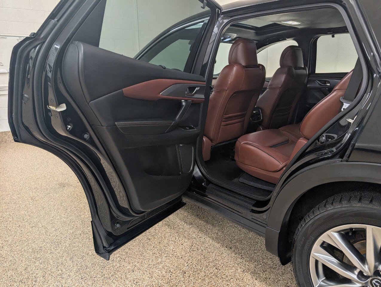 Used 2017 MAZDA CX-9 Signature image 15