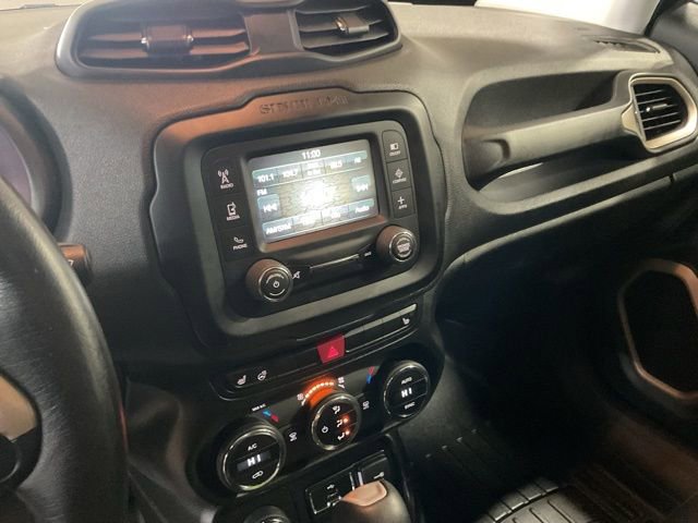 Used 2017 Jeep Renegade Latitude w/ Popular Equipment Group image 15