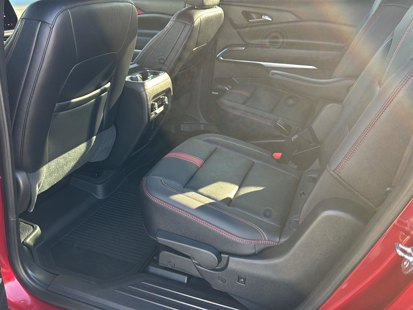 Used 2025 Chevrolet Traverse RS w/ LPO, Floor Liner Package image 18